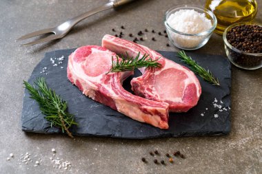 domuz pirzolası ham