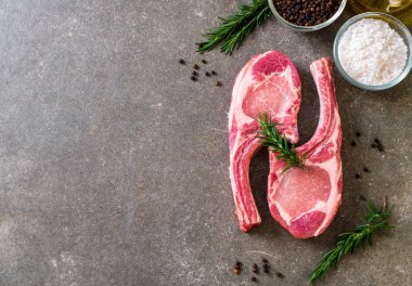 domuz pirzolası ham