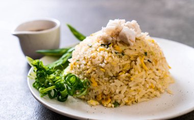 Yengeç kızarmış pilav