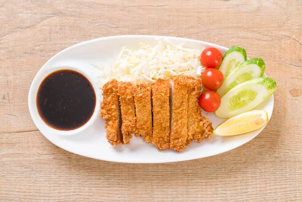 Ιαπωνικά βαθιά τηγανητό χοιρινό παϊδάκι (tonkatsu σετ) — Φωτογραφία Αρχείου