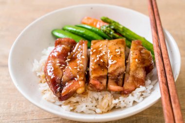 Teriyaki tavuk pilav kasesi