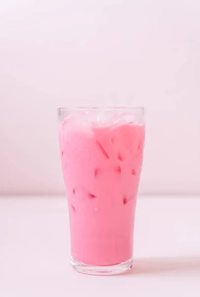 Batido de morango rosa — Fotografia de Stock