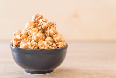 Patlamış Mısır ile karamel