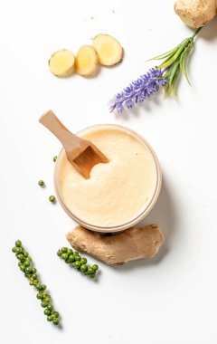 kavanoz malzemelerle fırçalayın