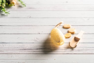  Otlar ile temizlik sünger