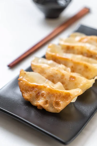 Gyoza japonais ou des boulettes snack — Photo