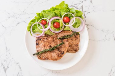 sebzeli ızgara domuz biftek