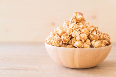 Patlamış Mısır ile karamel