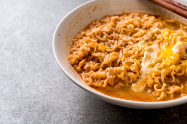 Tay baharatlı şehriye kase