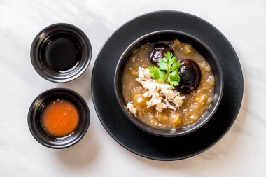 Kızarmış Balık Maw kırmızı et suyu çorbası Yengeç 