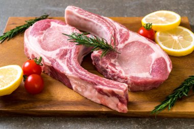 domuz pirzolası ham