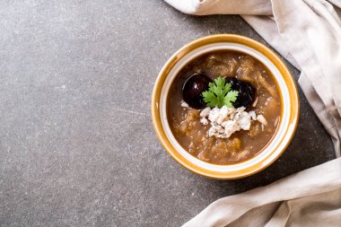 Kızarmış Balık Maw kırmızı et suyu çorbası Yengeç 