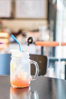 Ahududu ve limon soda cam