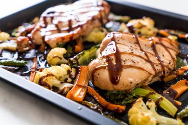 Sebzeli tavuk kızartma