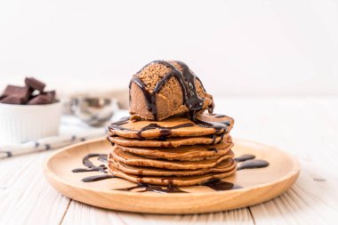 Çikolatalı dondurma ile gözleme