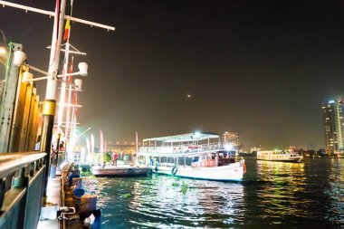 Bangkok - 21 Ocak 2018: Asiatique Riverfront en popula