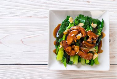 İstiridye soslu kızarmış Hong Kong Kale heyecan