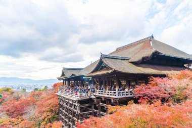 Kyoto, Sonbahar sezonu Kiyomizu veya Kiyomizu-dera Tapınağı.