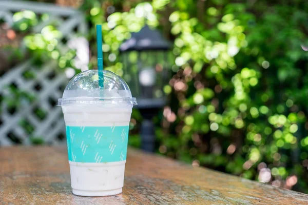 buzlu vanilyalı milkshake