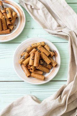 Taylandlı çıtır Hindistan cevizi rulo