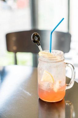 Ahududu ve limon soda cam