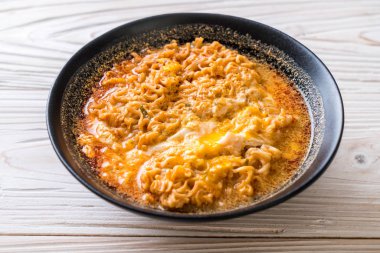 Tay baharatlı şehriye kase