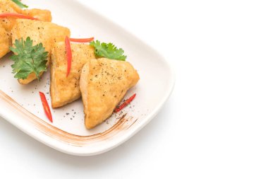 Kızarmış tofu - vegan gıda