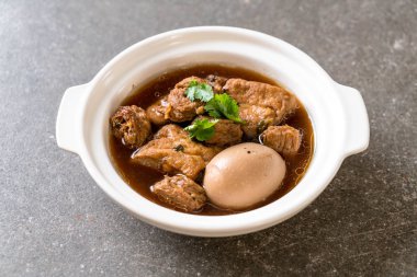 soya peyniri ile tatlı sos haşlanmış yumurta