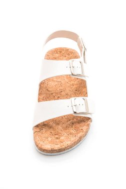 Beyaz arka plan üzerinde unisex deri sandalet