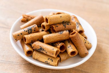 Taylandlı çıtır Hindistan cevizi rulo