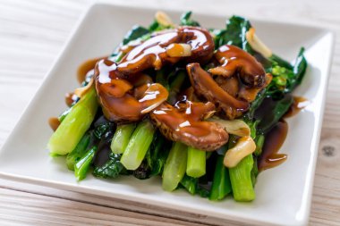 İstiridye soslu kızarmış Hong Kong Kale heyecan