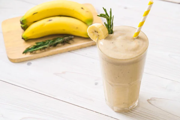 Smoothies de banana vidro — Fotografia de Stock