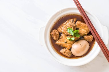 soya peyniri ile tatlı sos haşlanmış yumurta