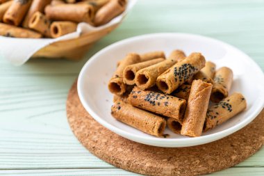 Taylandlı çıtır Hindistan cevizi rulo