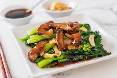 İstiridye soslu kızarmış Hong Kong Kale heyecan