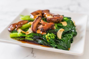 İstiridye soslu kızarmış Hong Kong Kale heyecan