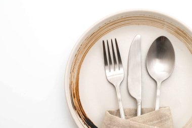 boş tabak kaşık çatal ve bıçak