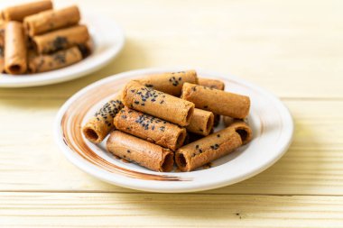 Taylandlı çıtır Hindistan cevizi rulo