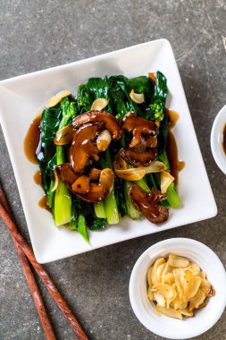 İstiridye soslu kızarmış Hong Kong Kale heyecan