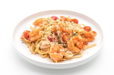 Karides ve domatesli spagetti. 