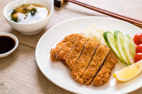 Japon derin kızarmış domuz pirzola (tonkatsu kümesi)