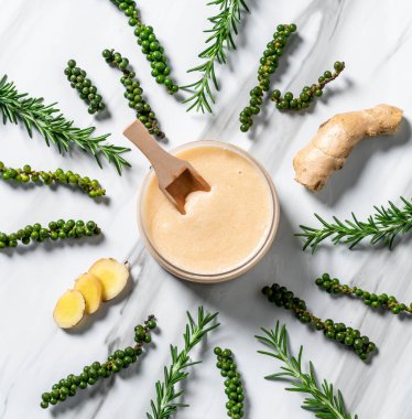 kavanoz malzemelerle fırçalayın