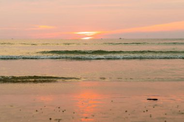güzel gökyüzü ile tropikal plaj