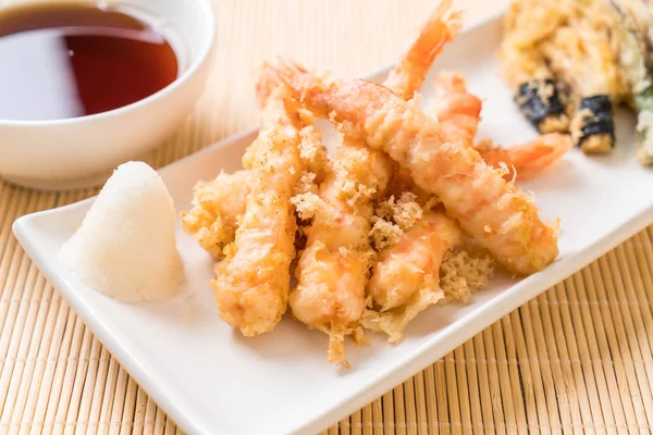 sebzeli karides tempura (hırpalanmış kızarmış karides)