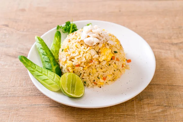 Smažená rýže s krab — Stock fotografie