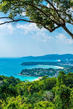 Tropikal plaj manzarası, Karon view Phuket, Tayland gelin