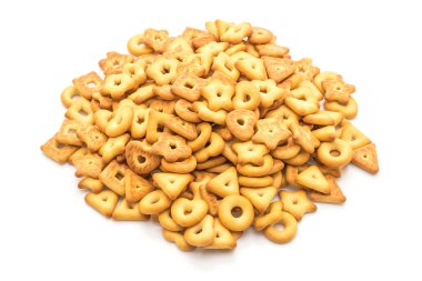 Beyaz arka plan üzerinde bisküvi kraker