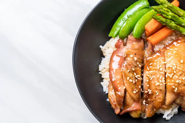 Teriyaki csirke rizs tál — Stock Fotó