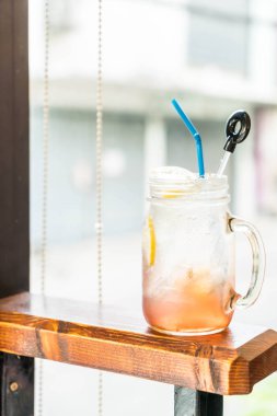 Ahududu ve limon soda cam