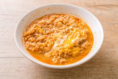 Tay baharatlı şehriye kase